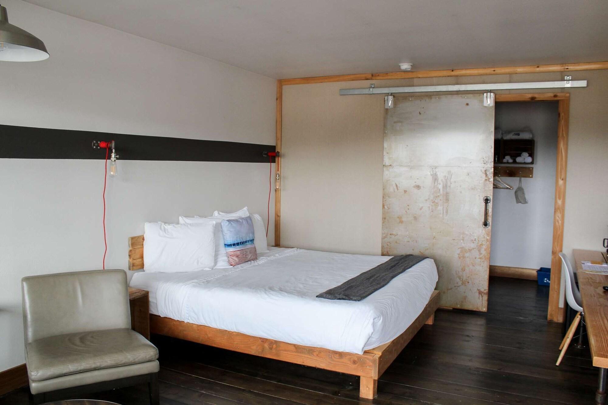 Ashore Hotel Сийсайд Екстериор снимка