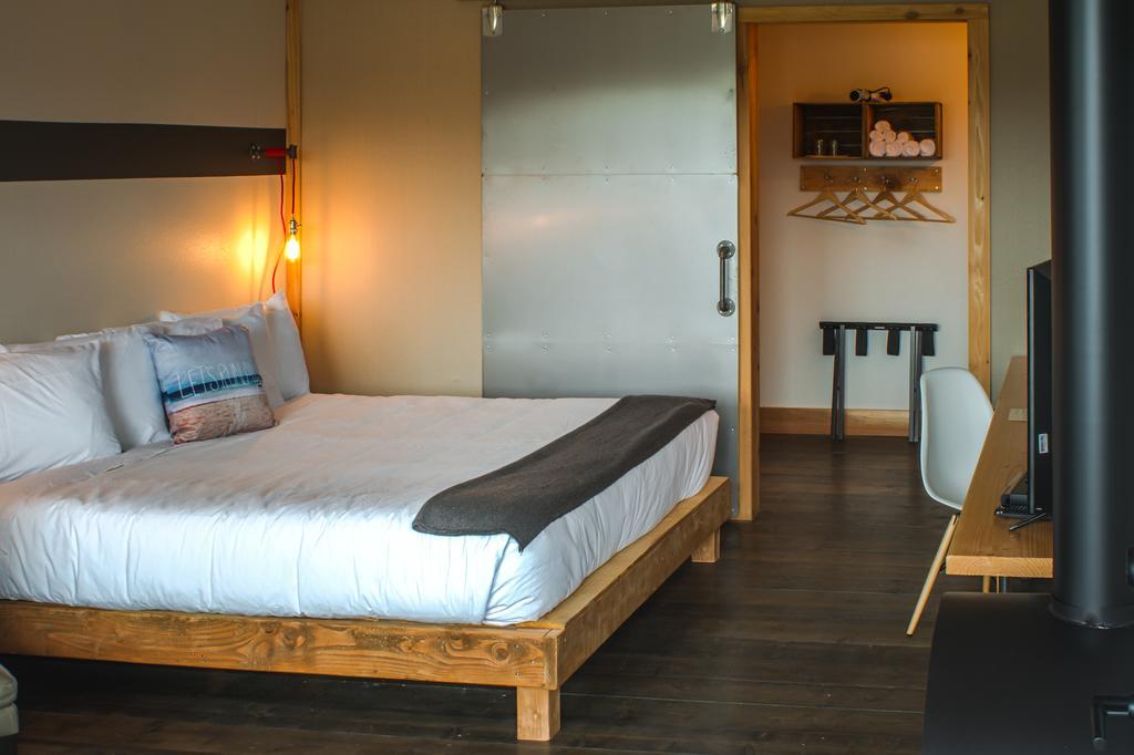 Ashore Hotel Сийсайд Екстериор снимка