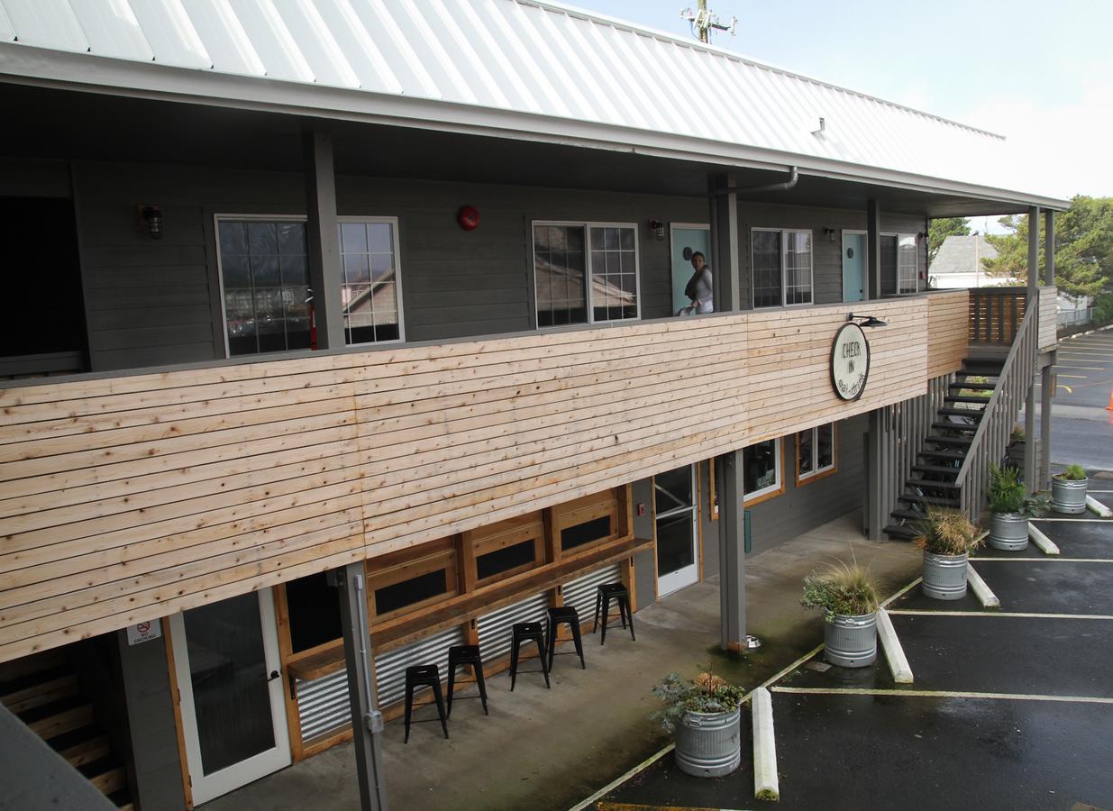 Ashore Hotel Сийсайд Екстериор снимка